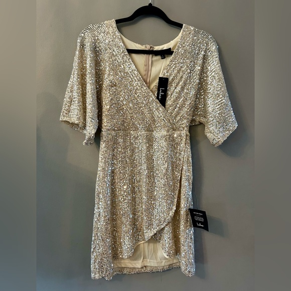 NWT Lulu’s Weekender Silver Sequin Faux Wrap Mini Dress - Picture 3 of 6